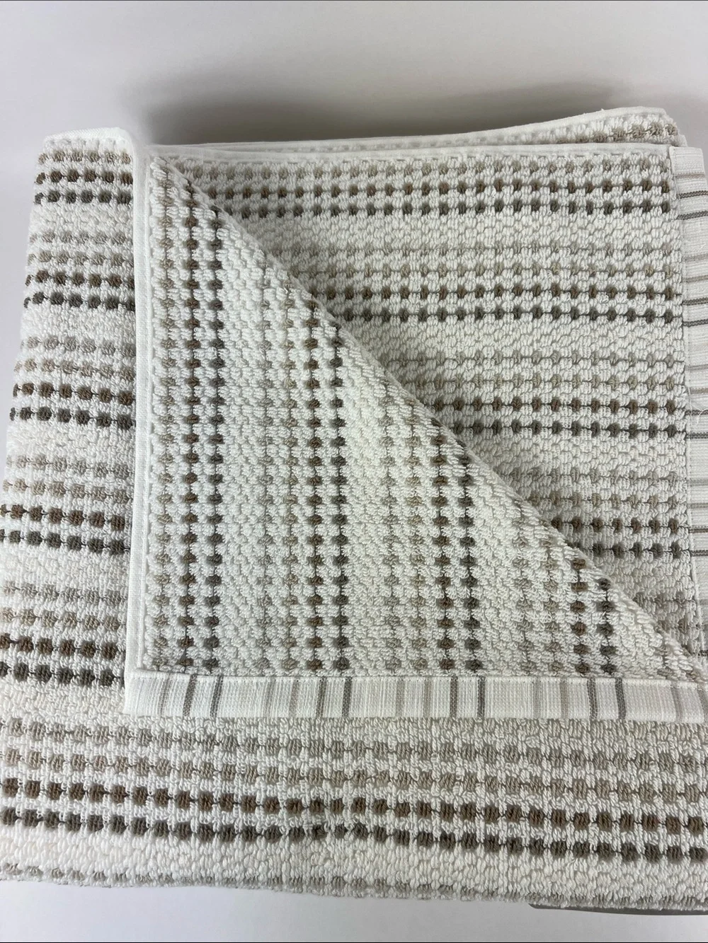 DKNY Bath Towels Cream & Taupe Waffle Weave Dots Soft 100% Cotton 2 Pc NEW